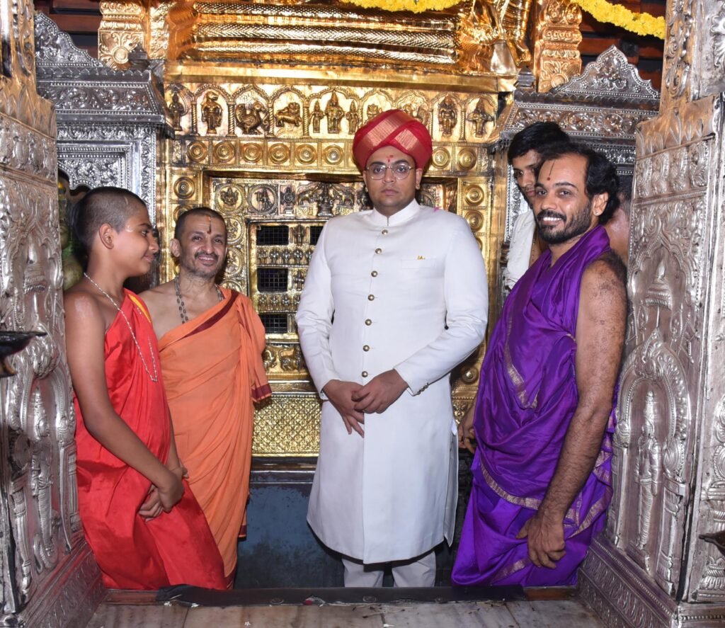 Sri Yaduveera Krishnadatta Chamarajendra Wodeyar at Udupi